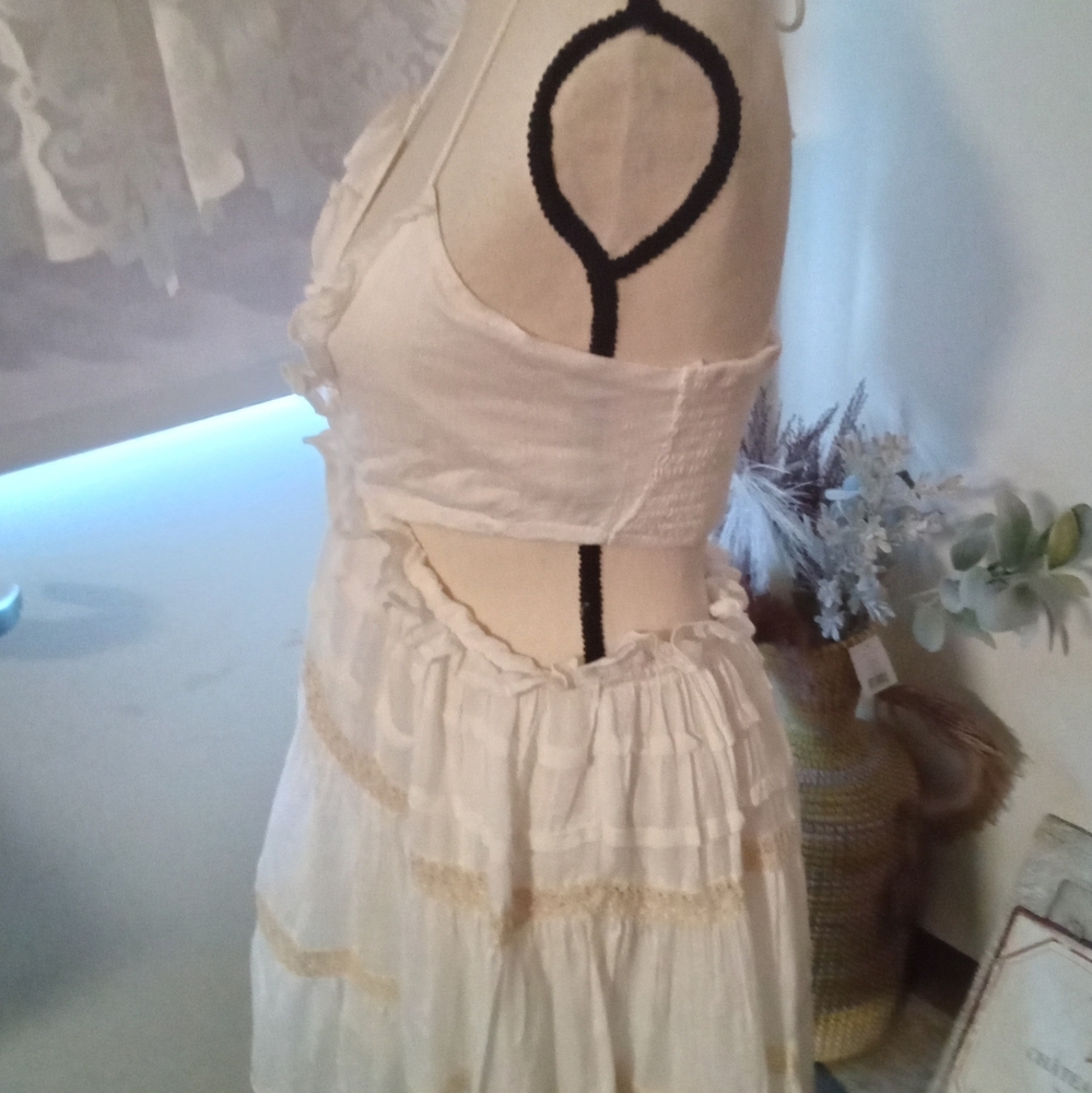 NWTS North Style White Cut Out Halter Dress w/Flowy Ruffled Drop Waist - Picture 4 of 8